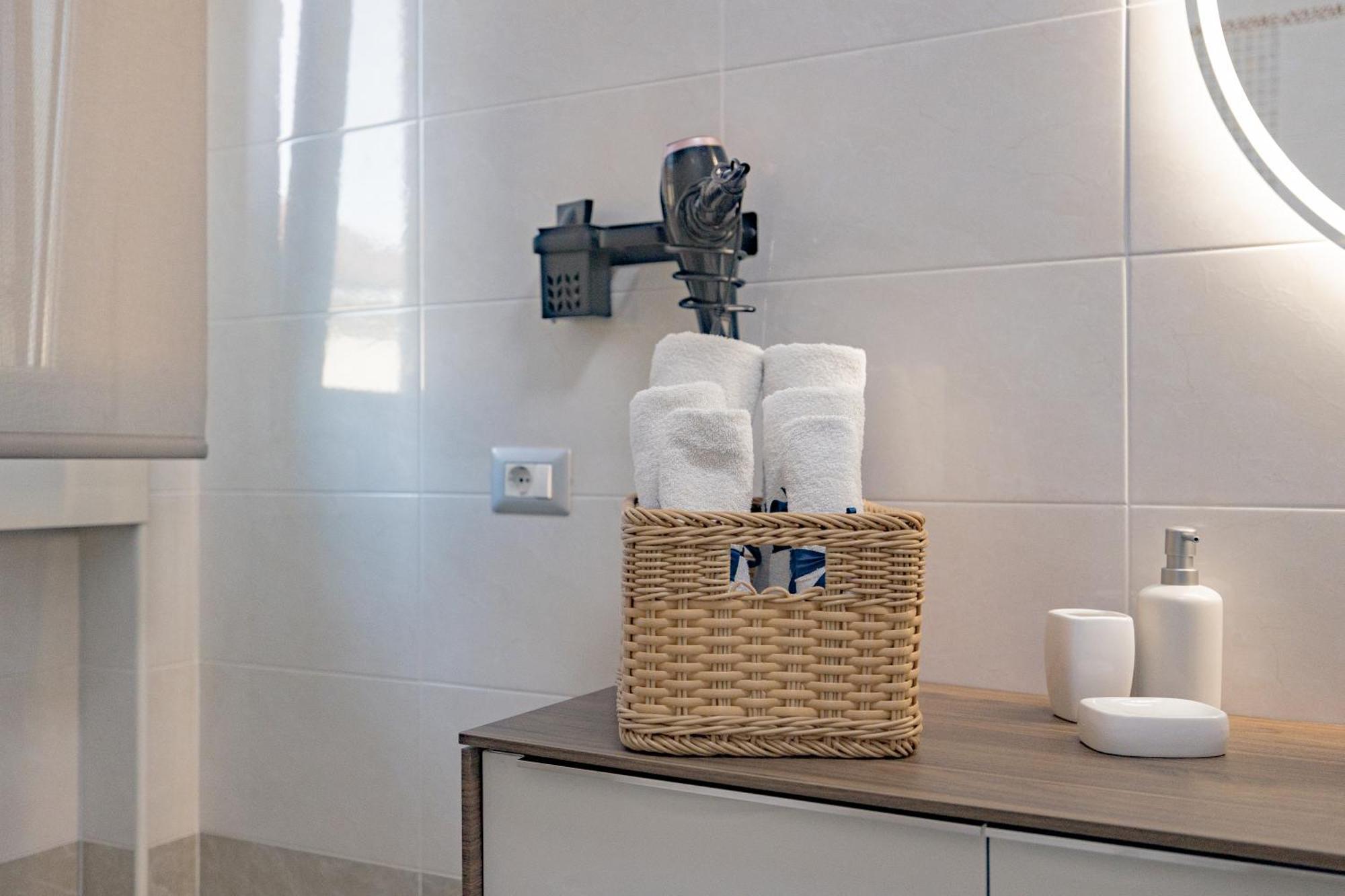 B&B Villa Milano By Rhospitality It Cornaredo Bagian luar foto