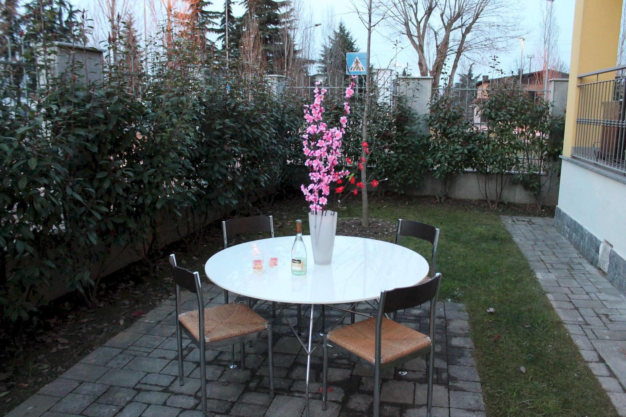 B&B Villa Milano By Rhospitality It Cornaredo Bagian luar foto